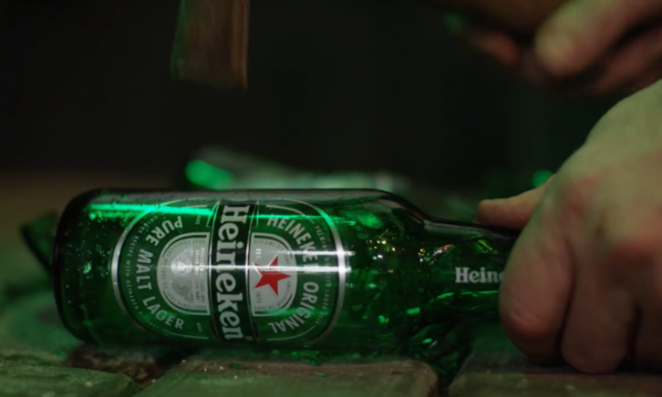 Heineken flesje gebruikt voor Dutch Grand Prix bokaal